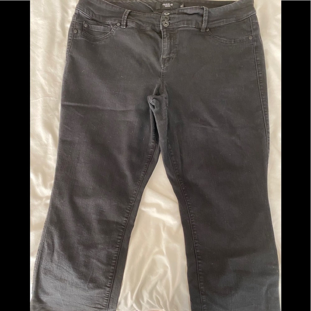 Torrid black cropped jeans